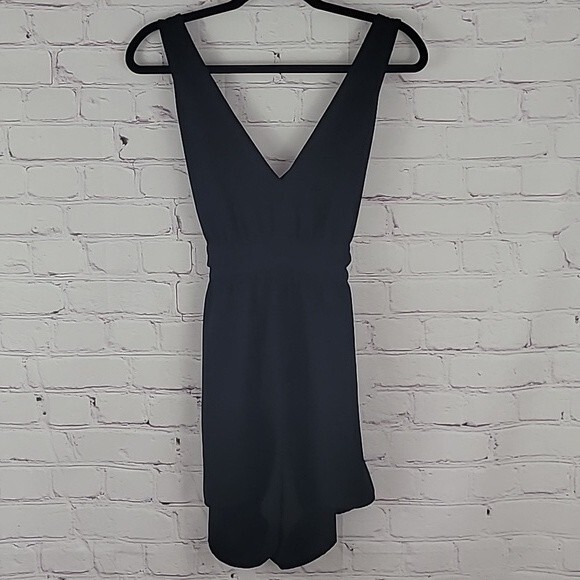 Leith Black Open Back Romper Size XS V-neck. - Picture 3 of 13